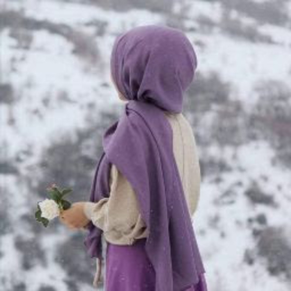 Meet your Posher, Kawthar - Picture 1 of 1